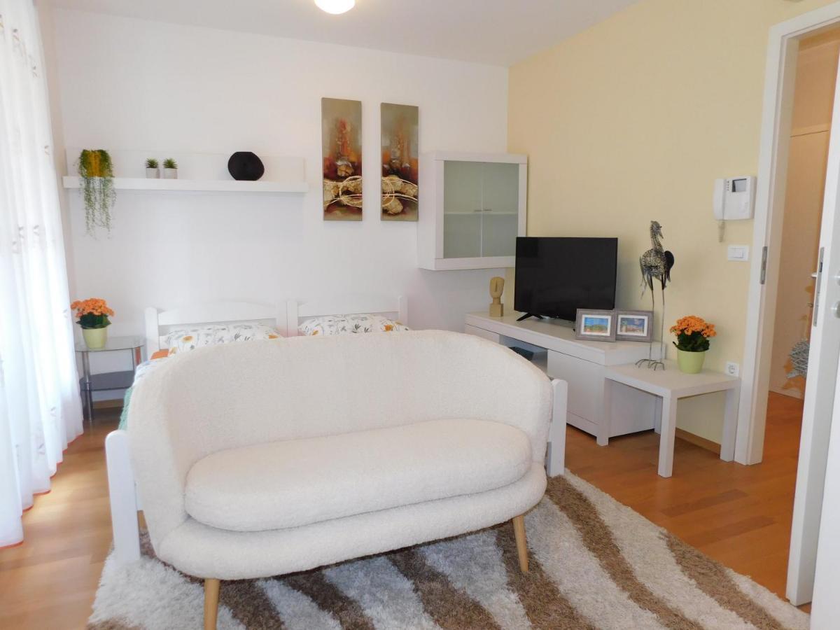 Apartament Apartma Minas Lublana Zewnętrze zdjęcie